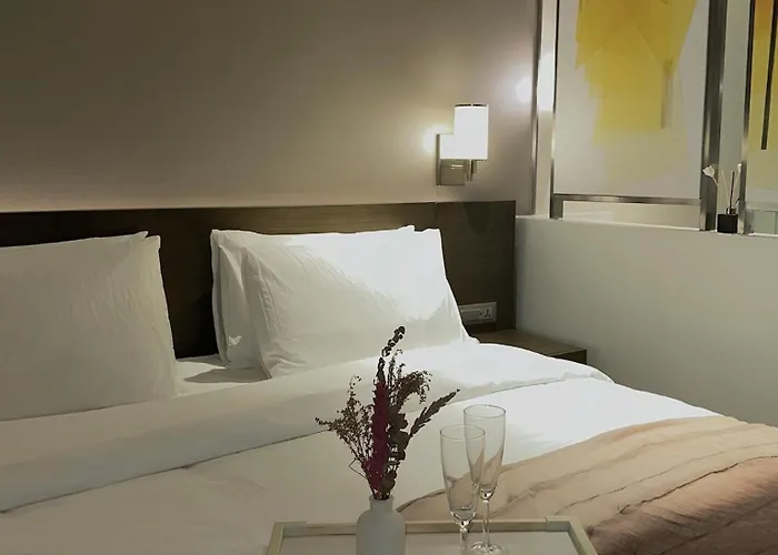 Novotel By River Luxury Hotel Manila